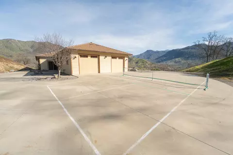 Exterior - 43433 Kaweah River Dr, Three Rivers, CA 93271 photo 1 of 18