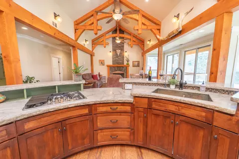 Kitchen - 43433 Kaweah River Dr, Three Rivers, CA 93271 photo 2 of 9