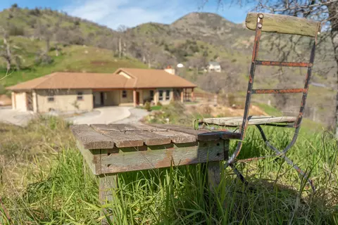 Exterior - 43433 Kaweah River Dr, Three Rivers, CA 93271 photo 17 of 18