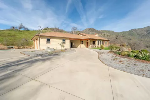 Exterior - 43433 Kaweah River Dr, Three Rivers, CA 93271 photo 4 of 18