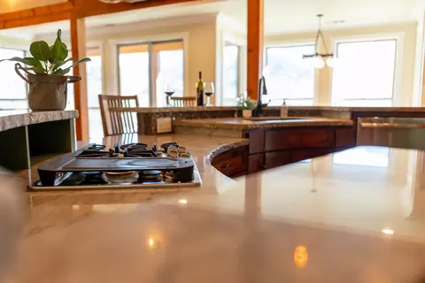 Kitchen - 43433 Kaweah River Dr, Three Rivers, CA 93271 photo 7 of 9