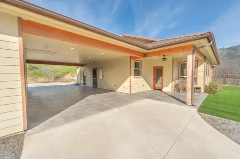 Exterior - 43433 Kaweah River Dr, Three Rivers, CA 93271 photo 5 of 18