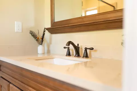 Bath - 43433 Kaweah River Dr, Three Rivers, CA 93271 photo 5 of 6