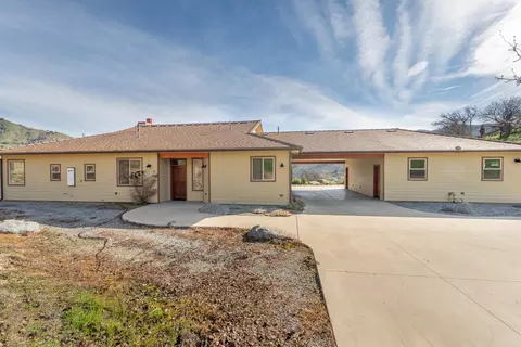 Exterior - 43433 Kaweah River Dr, Three Rivers, CA 93271 photo 11 of 18