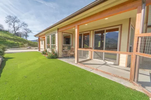 Exterior - 43433 Kaweah River Dr, Three Rivers, CA 93271 photo 7 of 18