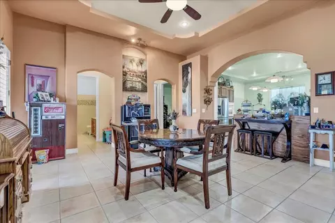 Dining - 15084 18 12 Ave, Lemoore, CA 93245 photo 4 of 6