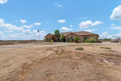 Exterior - 15084 18 12 Ave, Lemoore, CA 93245 photo 3 of 7