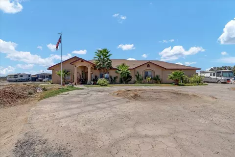 Exterior - 15084 18 12 Ave, Lemoore, CA 93245 photo 2 of 7