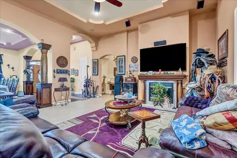 Living - 15084 18 12 Ave, Lemoore, CA 93245 photo 5 of 5