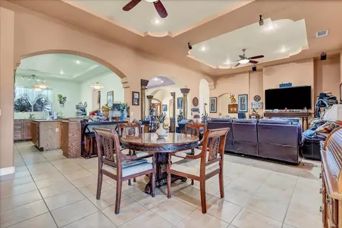 Dining - 15084 18 12 Ave, Lemoore, CA 93245 photo 6 of 6