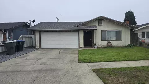 1441 N Leslie Ct, Visalia, CA 93291