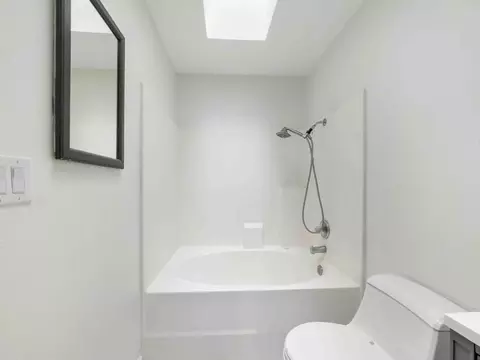 Bath - 1507 E Vassar Dr, Visalia, CA 93292 photo 3 of 4