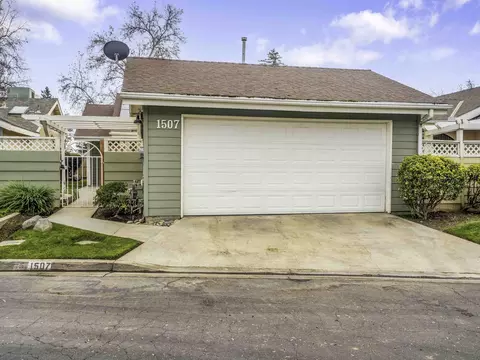 Exterior - 1507 E Vassar Dr, Visalia, CA 93292 photo 2 of 4