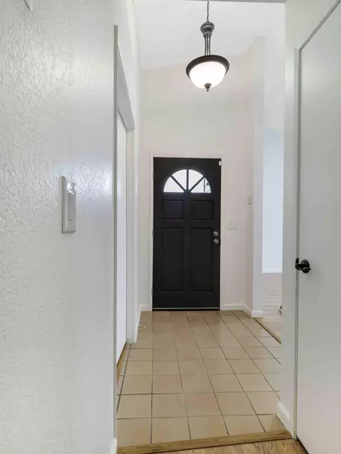 Entry Way - 1507 E Vassar Dr, Visalia, CA 93292 photo 1 of 2
