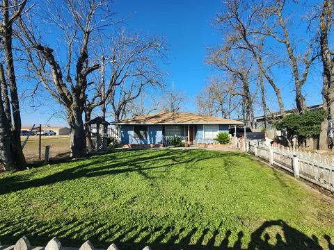 3136 E Bardsley Ave SE, Tulare, CA 93274