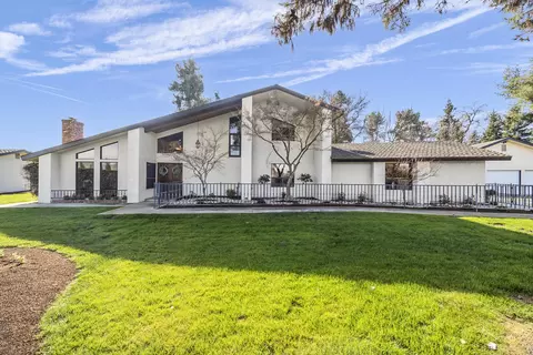 21487 Ave 332, Woodlake, CA 93286