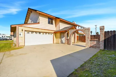 1939 Theresa Ave, Hanford, CA 93230
