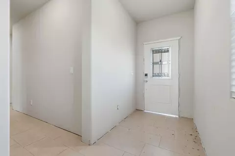 Entry Way - 3646 E Meadow Ct, Visalia, CA 93292 photo 3 of 4