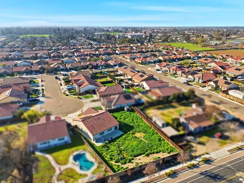 View/Area - 3646 E Meadow Ct, Visalia, CA 93292 photo 5 of 5