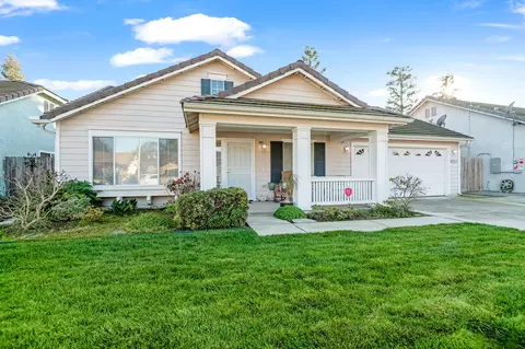 4337 W Concord Ct, Visalia, CA 93277