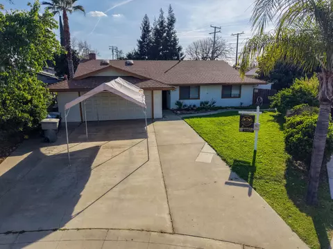2135 S Woodland St, Visalia, CA 93277