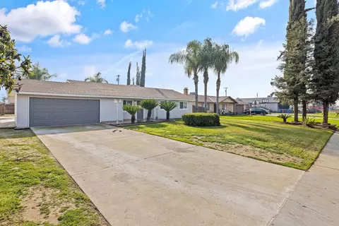 Exterior - 2072 E Olive Way, Dinuba, CA 93618 photo 2 of 8