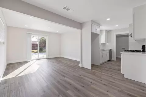 Living - 2072 E Olive Way, Dinuba, CA 93618 photo 5 of 8