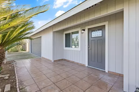 Exterior - 2072 E Olive Way, Dinuba, CA 93618 photo 8 of 8
