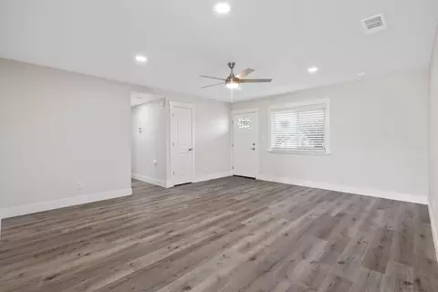 Living - 2072 E Olive Way, Dinuba, CA 93618 photo 3 of 8