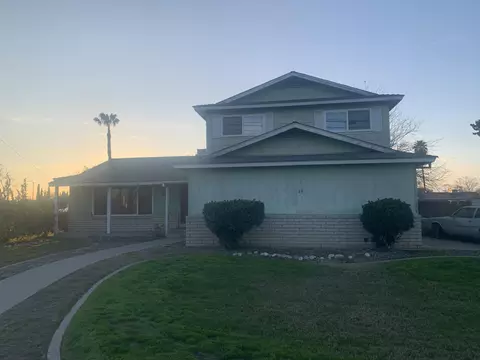 49 Vine St, Lemoore, CA 93245