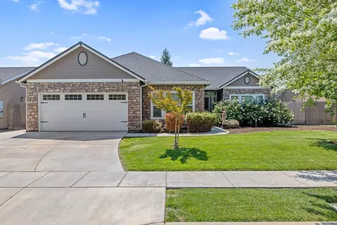 2603 E Harbor Island Ave, Tulare, CA 93274