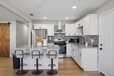 Kitchen - 1021 Stanley Ave, Corcoran, CA 93212 photo 2 of 6