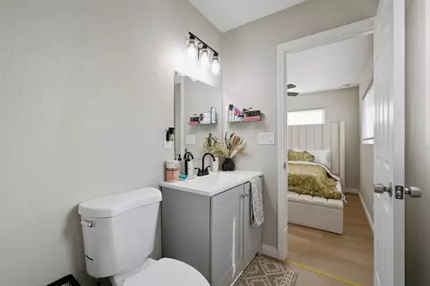 Bath - 1021 Stanley Ave, Corcoran, CA 93212 photo 4 of 4