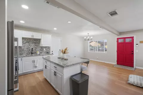 Entry Way - 1021 Stanley Ave, Corcoran, CA 93212 photo 3 of 3
