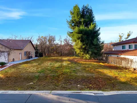 32949 Riverside Dr, Springville, CA 93265