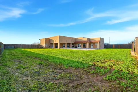 Exterior - 31356 Blair Rd, Exeter, CA 93221 photo 8 of 11