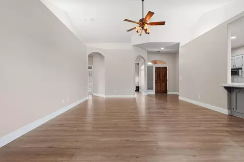 Living - 609 Rolling Hills St, Exeter, CA 93221 photo 4 of 7