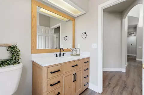 Bath - 609 Rolling Hills St, Exeter, CA 93221 photo 2 of 4