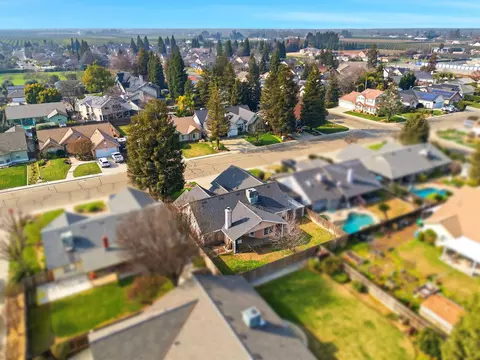 View/Area - 609 Rolling Hills St, Exeter, CA 93221 photo 8 of 9
