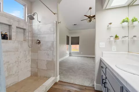 Entry Way - 609 Rolling Hills St, Exeter, CA 93221 photo 3 of 3