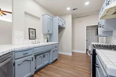 Kitchen - 609 Rolling Hills St, Exeter, CA 93221 photo 2 of 3