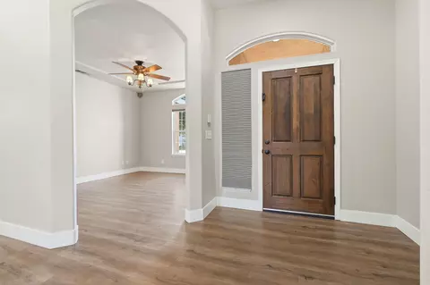 Entry Way - 609 Rolling Hills St, Exeter, CA 93221 photo 2 of 3