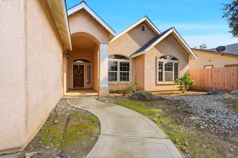 Exterior - 609 Rolling Hills St, Exeter, CA 93221 photo 6 of 9
