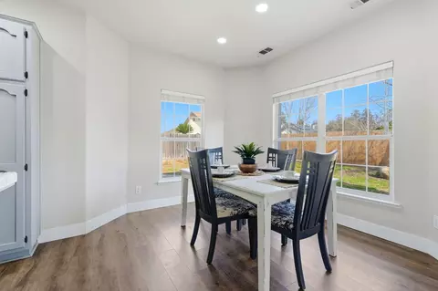 Dining - 609 Rolling Hills St, Exeter, CA 93221 photo 2 of 4