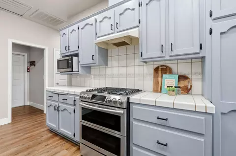 Kitchen - 609 Rolling Hills St, Exeter, CA 93221 photo 3 of 3