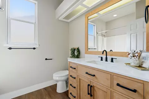 Bath - 609 Rolling Hills St, Exeter, CA 93221 photo 1 of 4