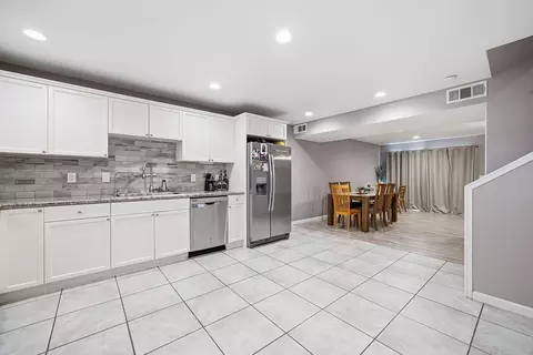4709 W School Ave, Visalia, CA 93291