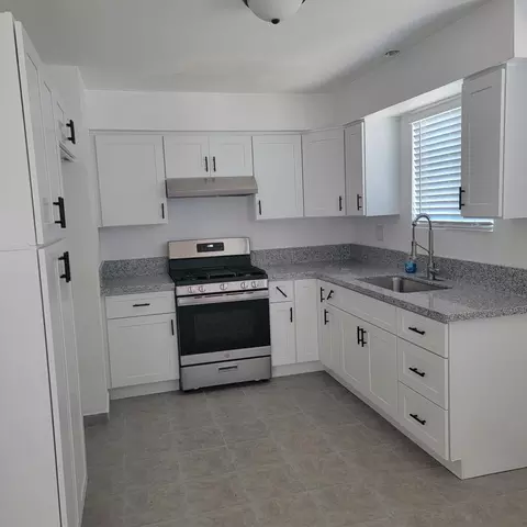 1035 N Linnell Ave, Farmersville, CA 93223