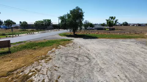 Iona Avenue, Lemoore, CA 93245 photo 4