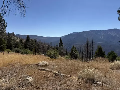 52762 Redwood Dr, Springville, CA 93265
